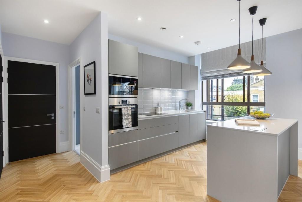 Kitchen (2).jpg