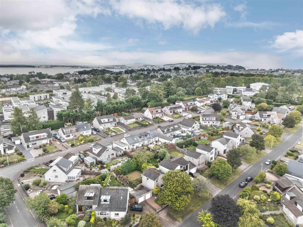 35 Falkland Crescent BF-16.JPG