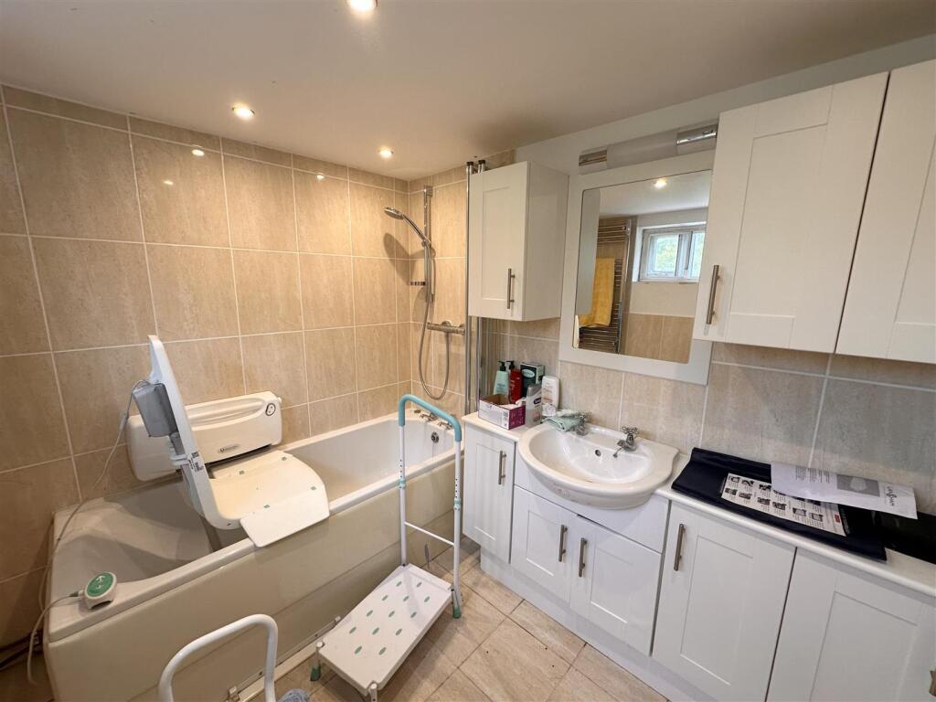 En-suite bathroom
