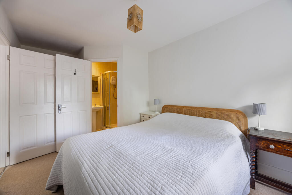 A25 - Bramble Lower Norton Barns East Allington - 