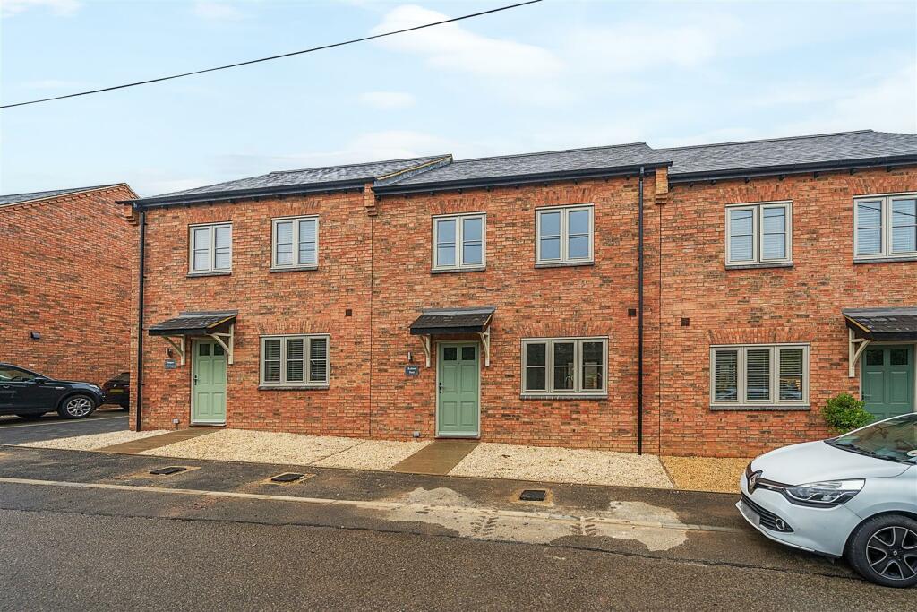 Robin's Nest, Greenway