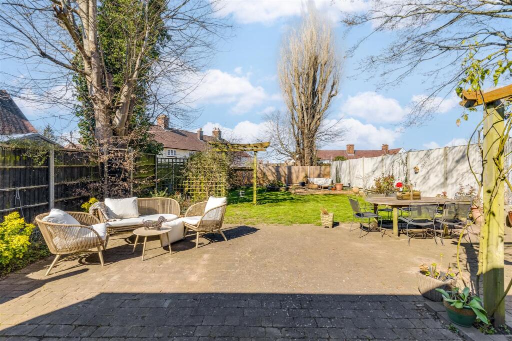 Baldock Road 72-35.jpg