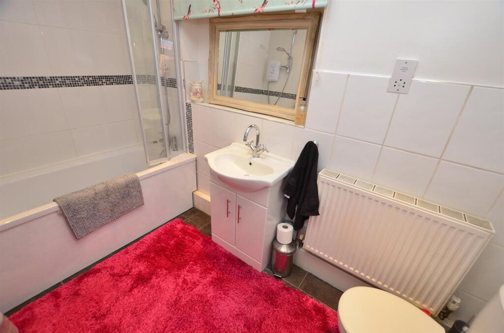 Bathroom/En suite