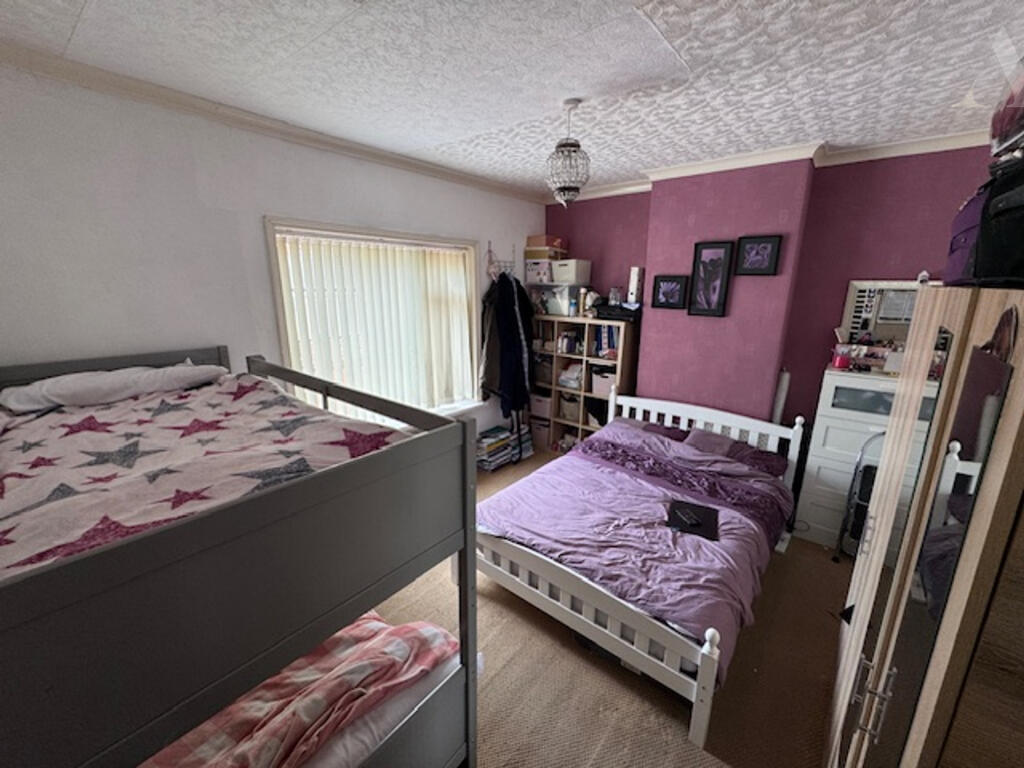 25 cotterills ave bedroom 1