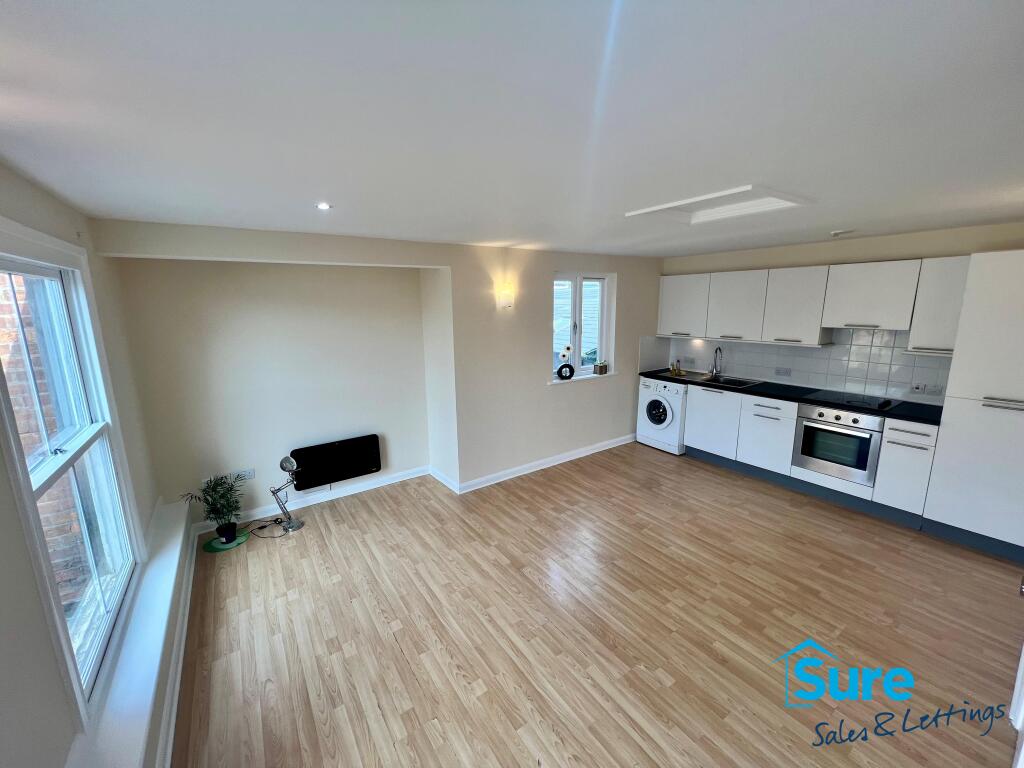 Lounge/Kitchen