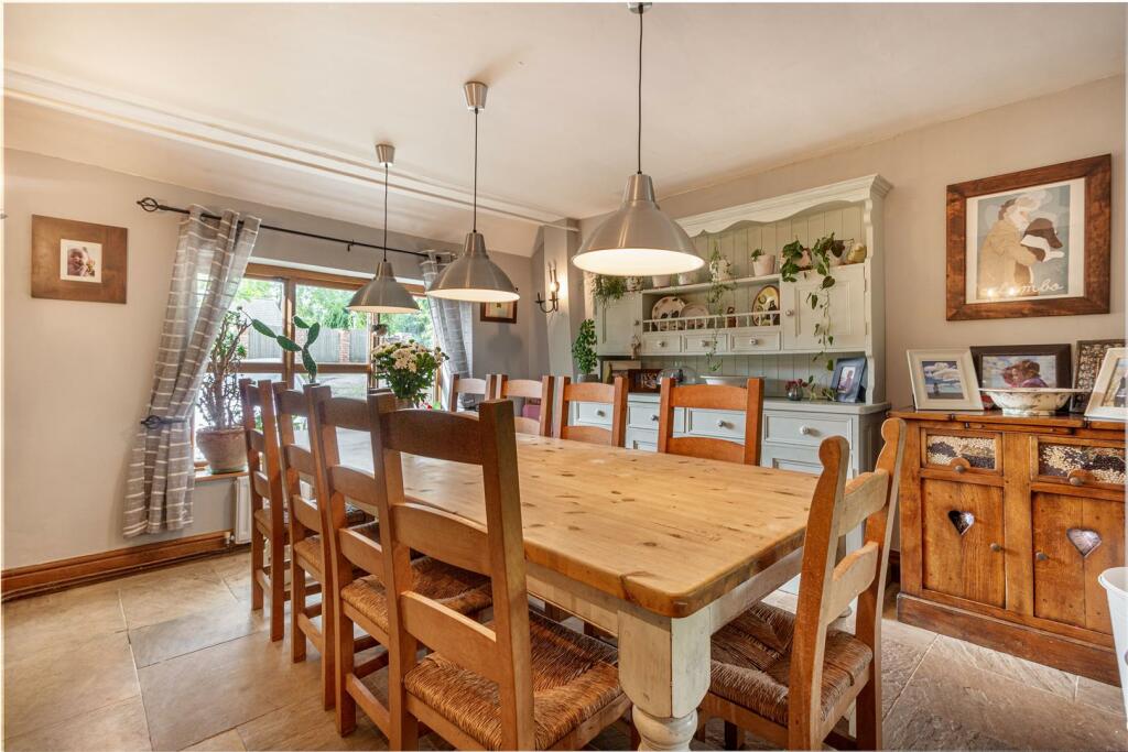 Dining-Room-4.jpg