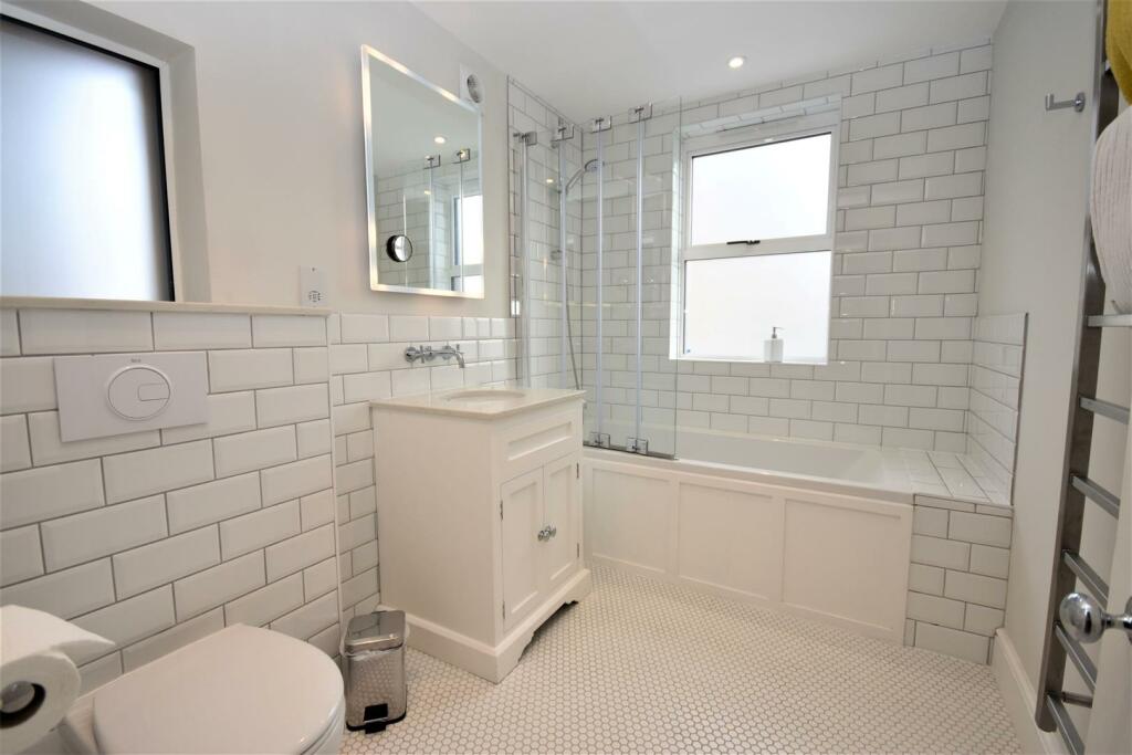 Bathroom.JPG