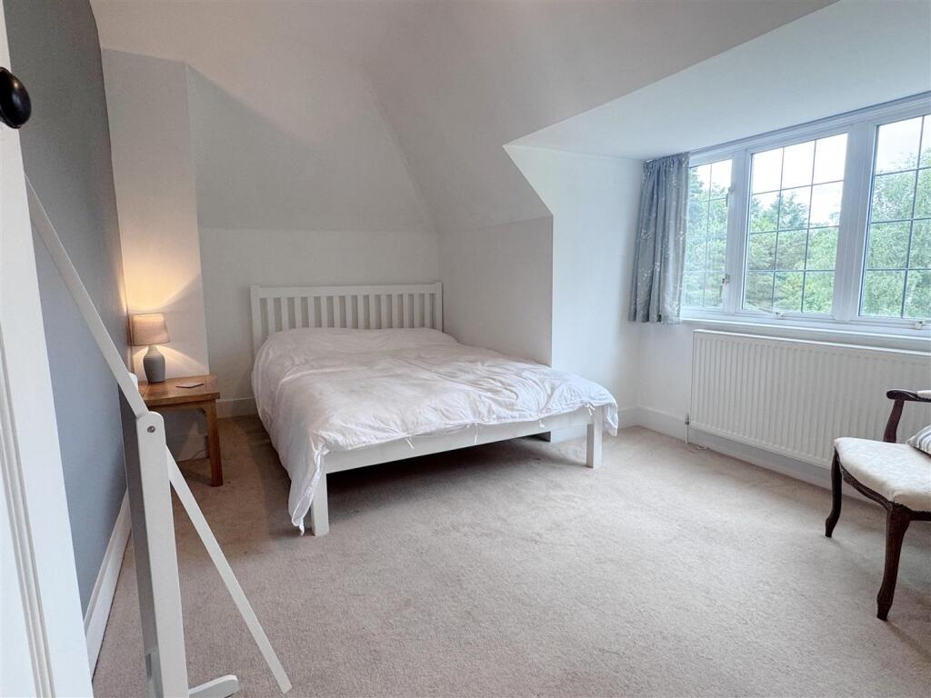 Bed 5.JPG