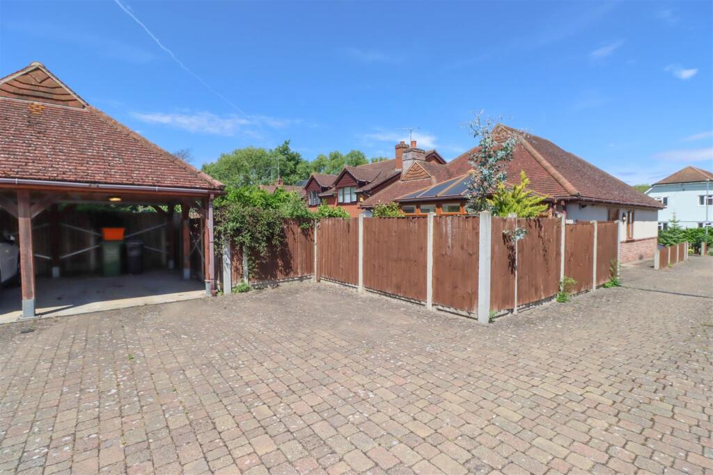 4 LITTLE OAK MEWS FRONT-2.jpg