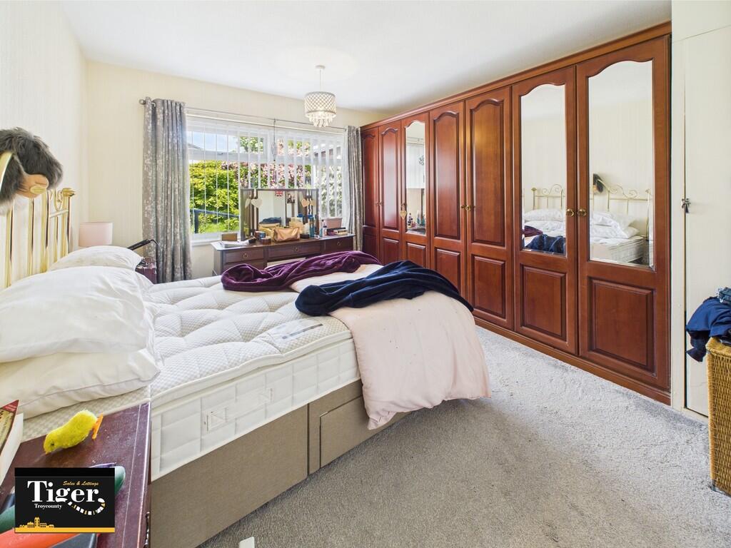 CAM02176G0-PR0578...