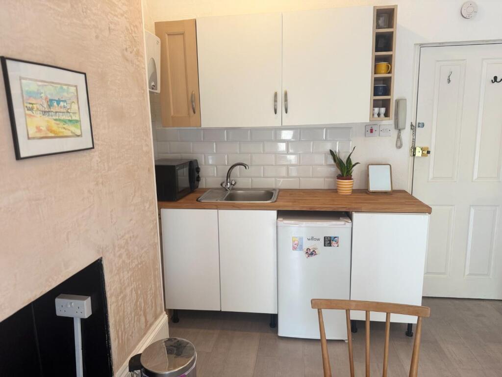 kitchenette (2).jpeg