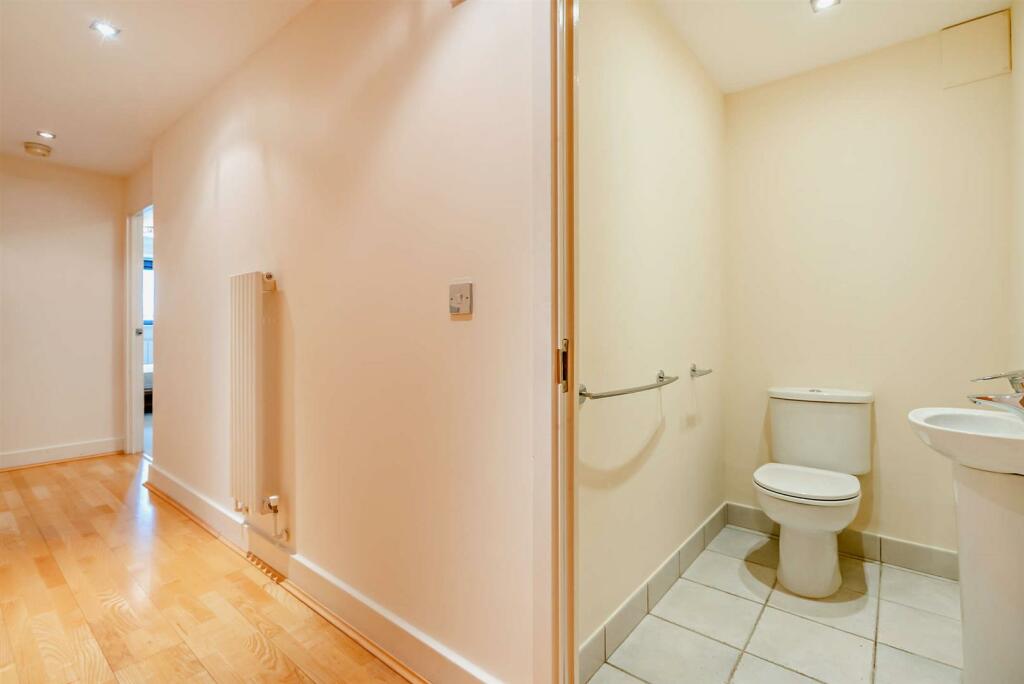 262 MH hallway.jpg