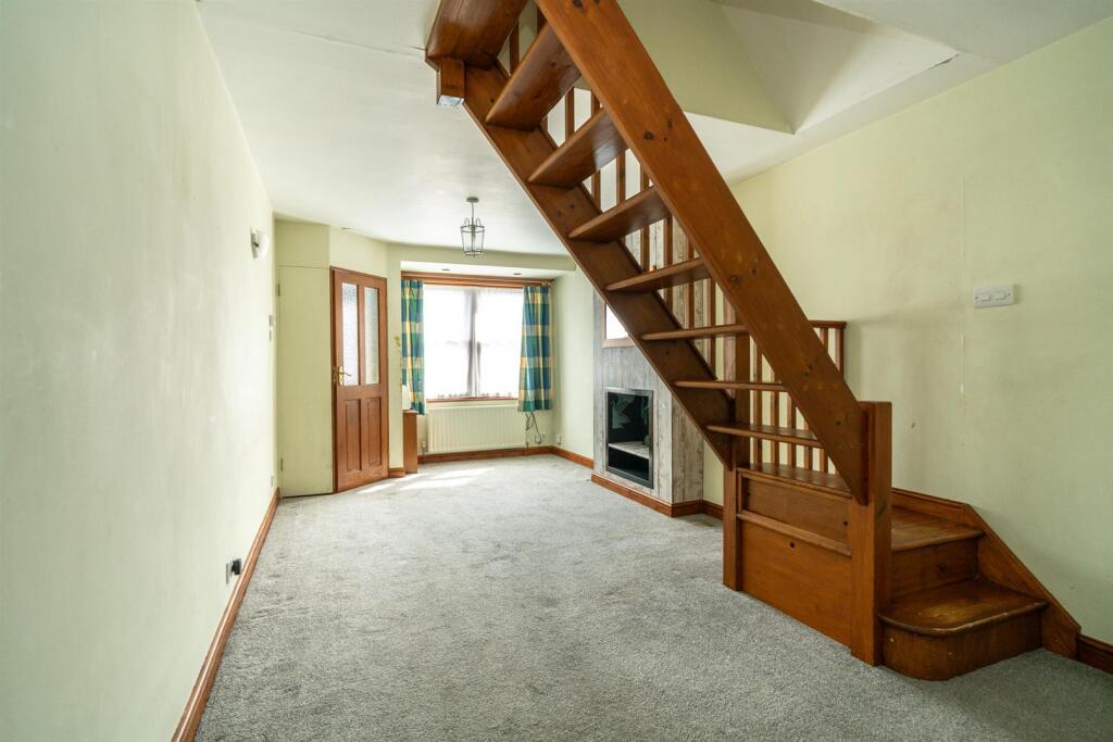 Lounge/ Dining Room