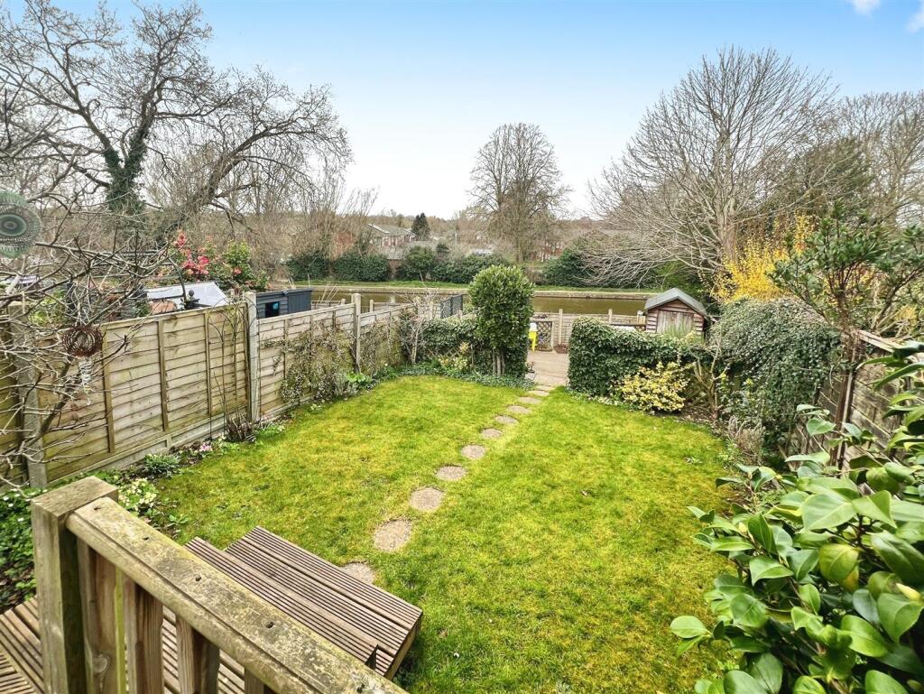 5fca469b-garden 202.jpg