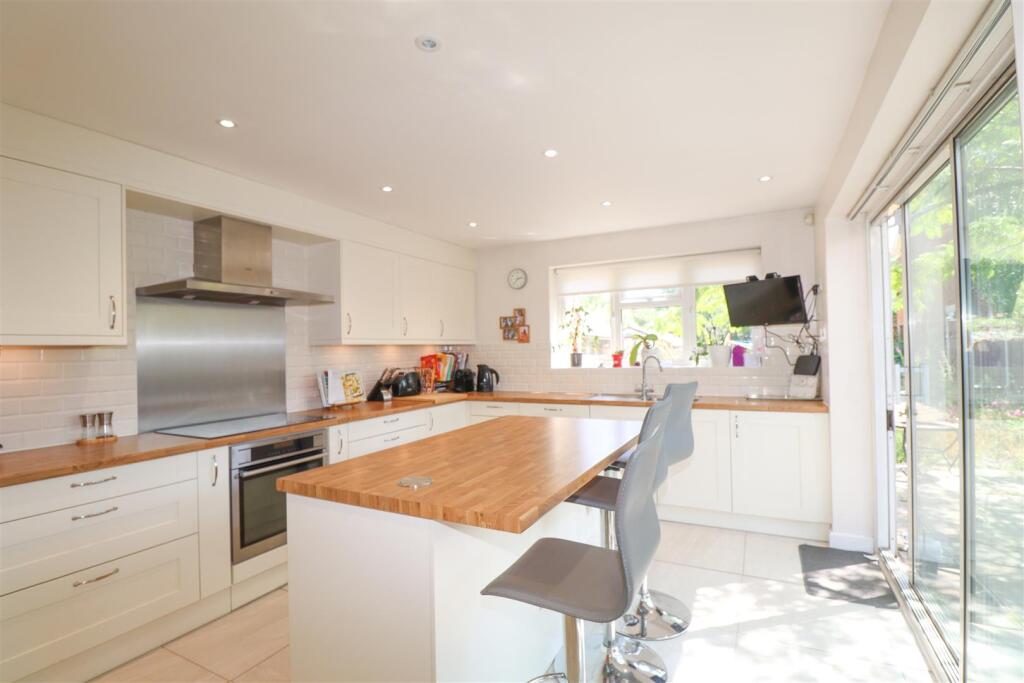 Kitchen/Breakfast Room