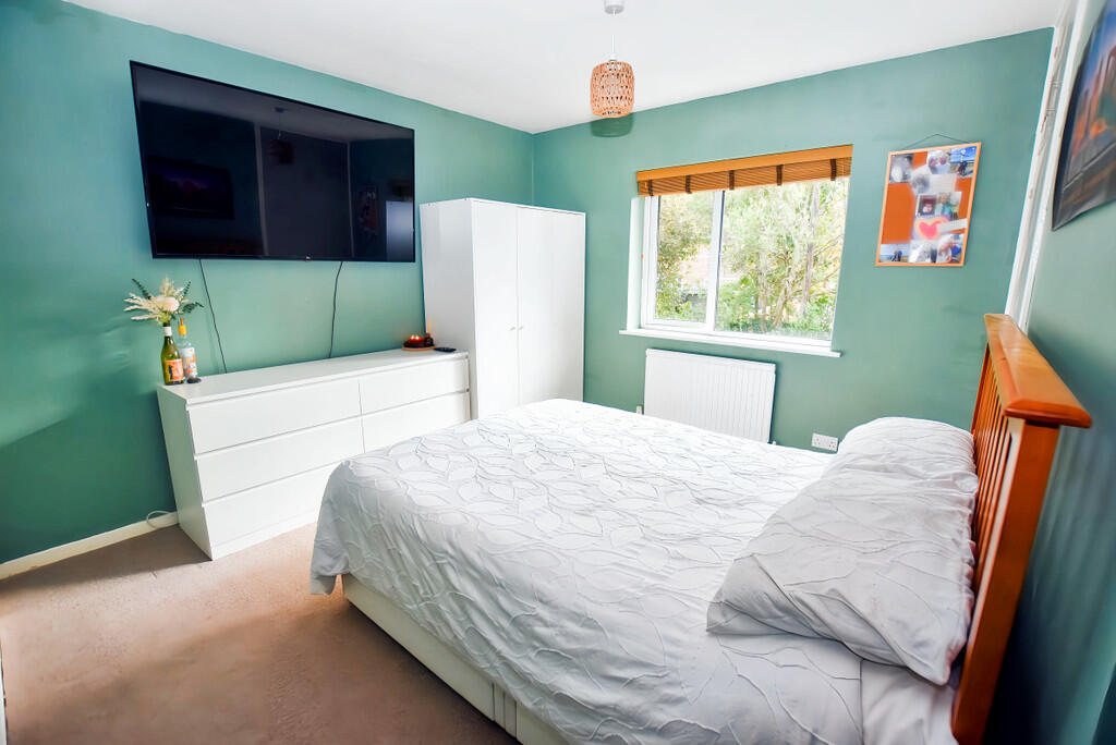 Bedroom 1a