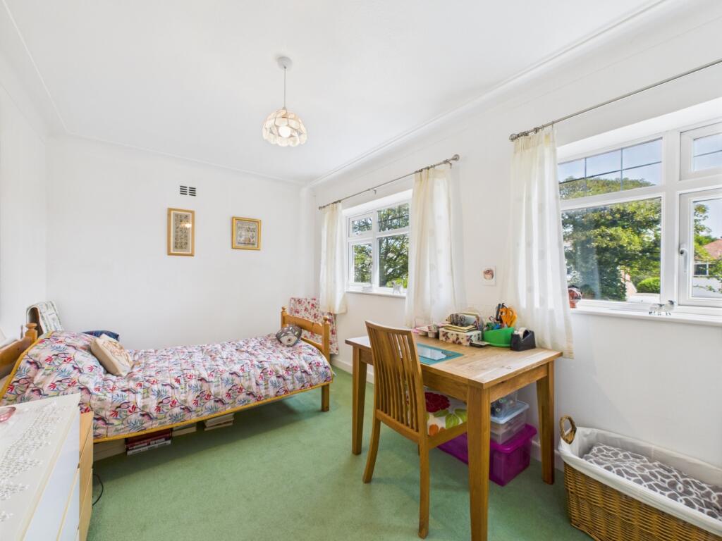 CAM02386G0-PR0141-STILL023