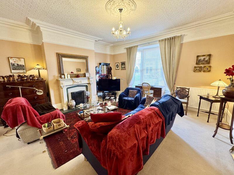 Lounge 2
