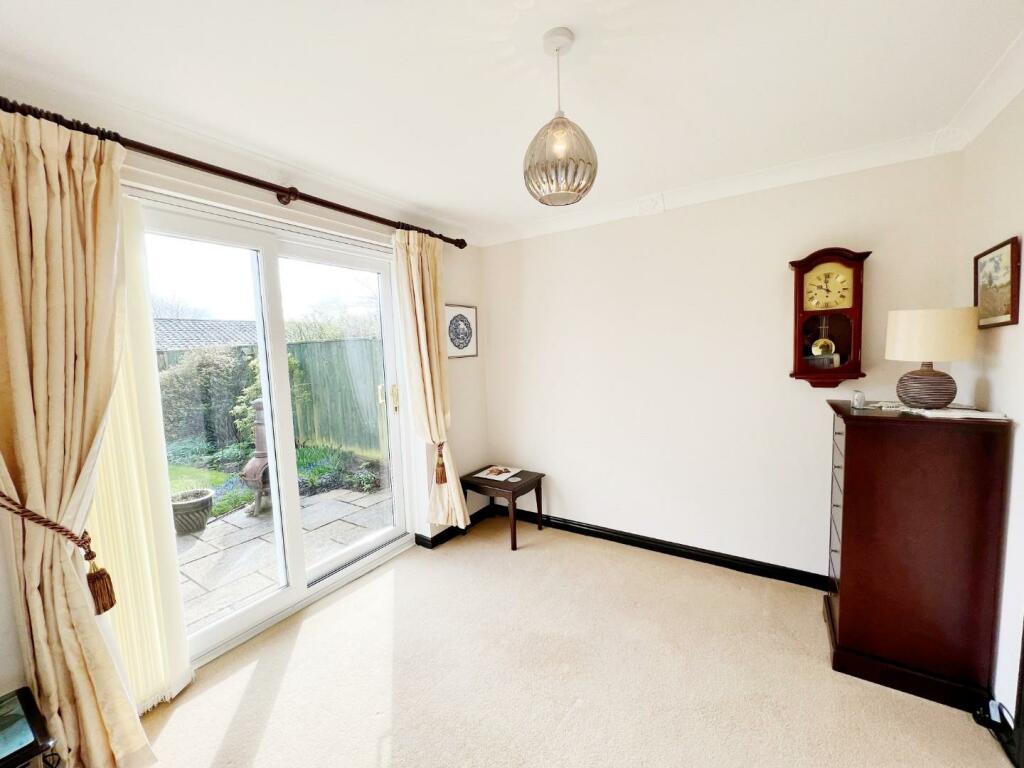 Dining Room pic 2.jpg