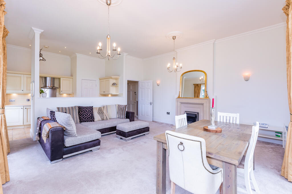 8 Repton Hall -3