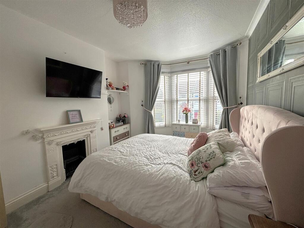 Bed 1..jpg