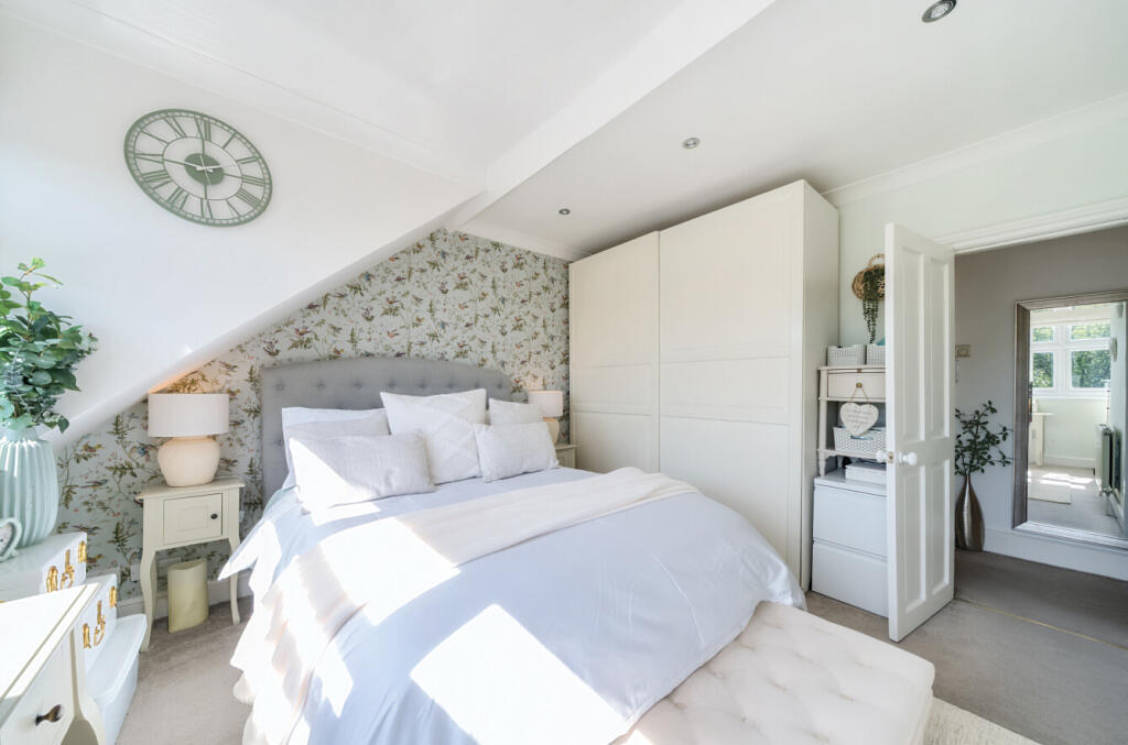 1317094-9-686f931...