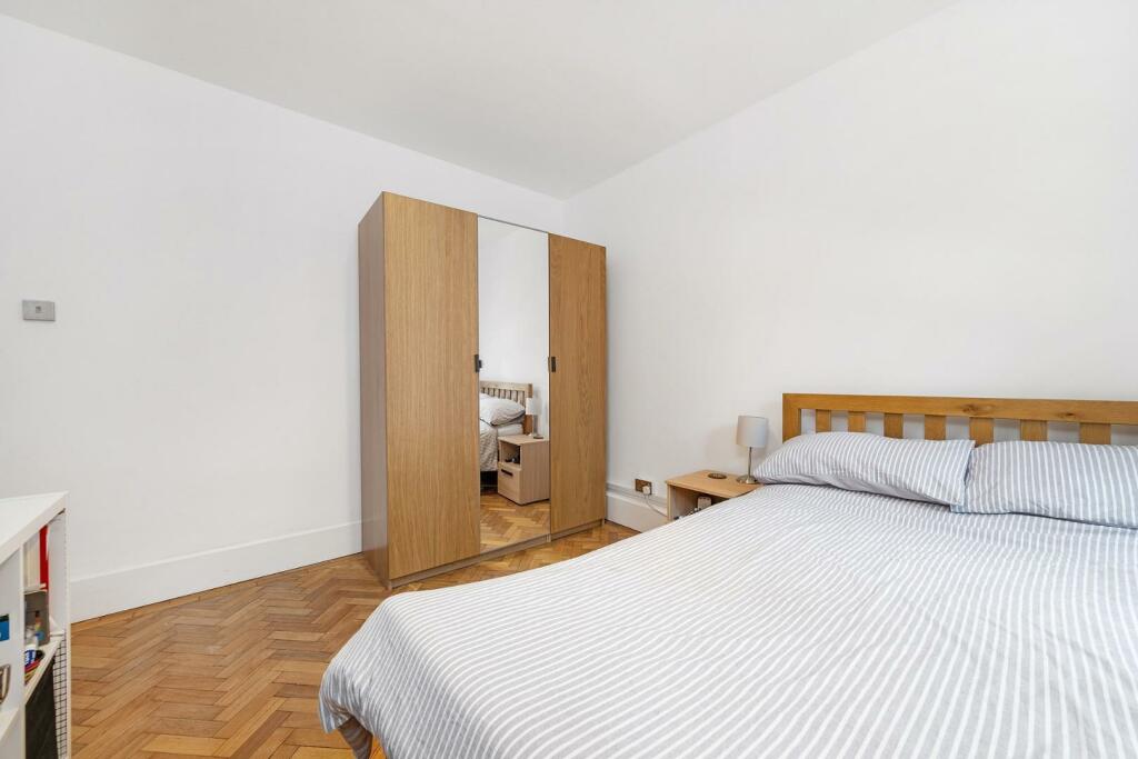 Bedroom 1 (1).JPG