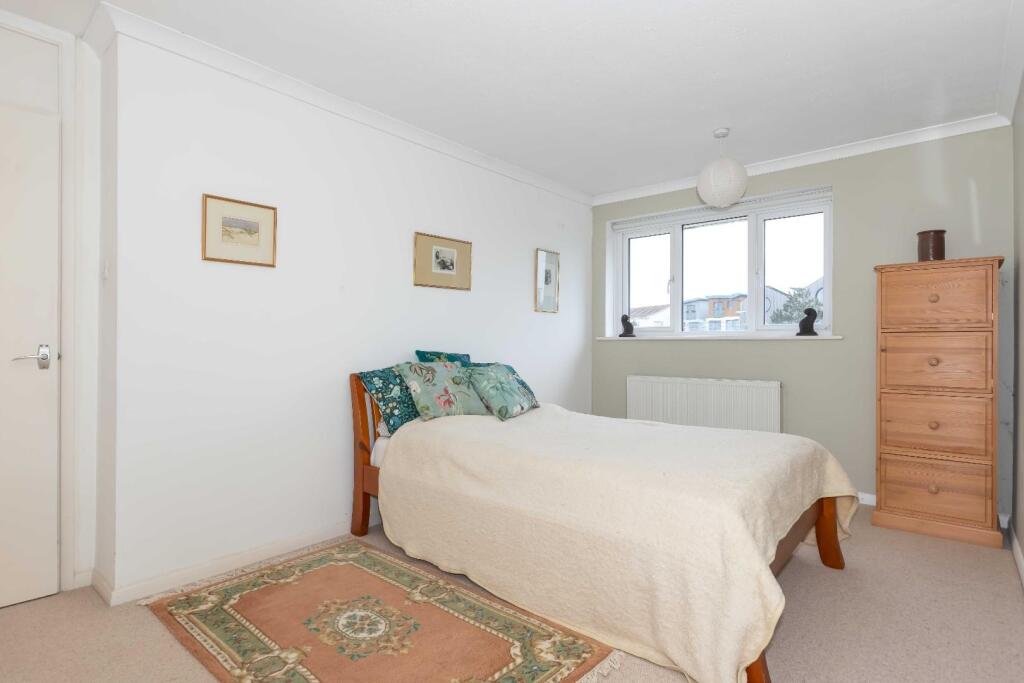 Kings Crescent_1.jpg