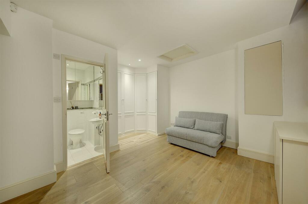 11 at 63 t0 65 hamilton terrace 1596 bed1.jpg