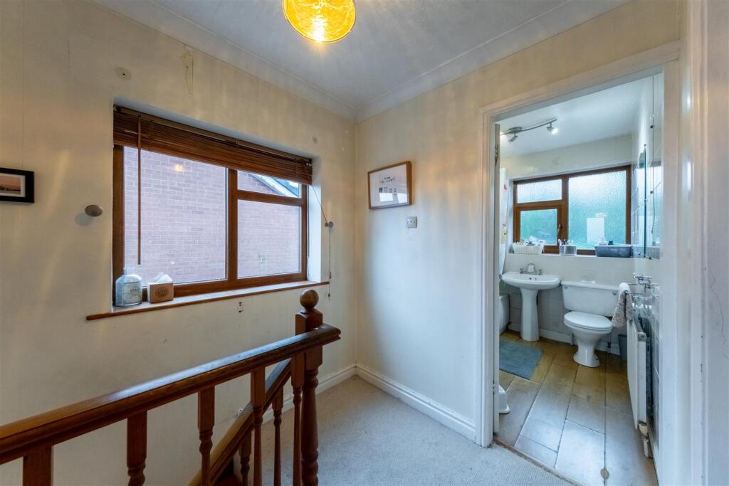 57 Oathills Drive-027.jpg