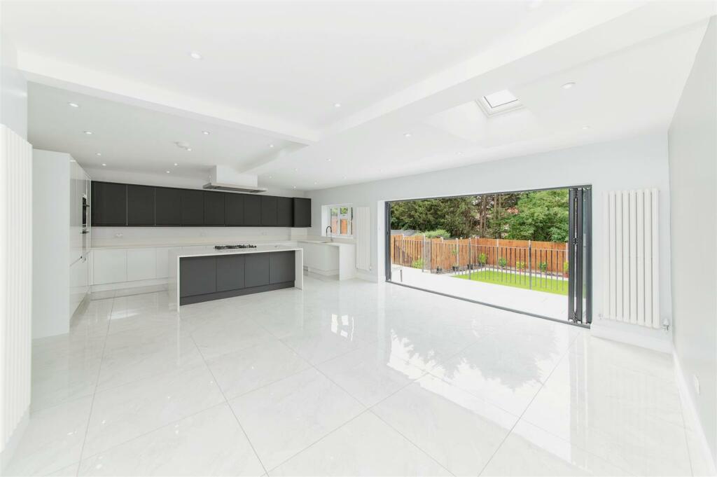 KITCHEN BYFOLDS OPEN.jpg