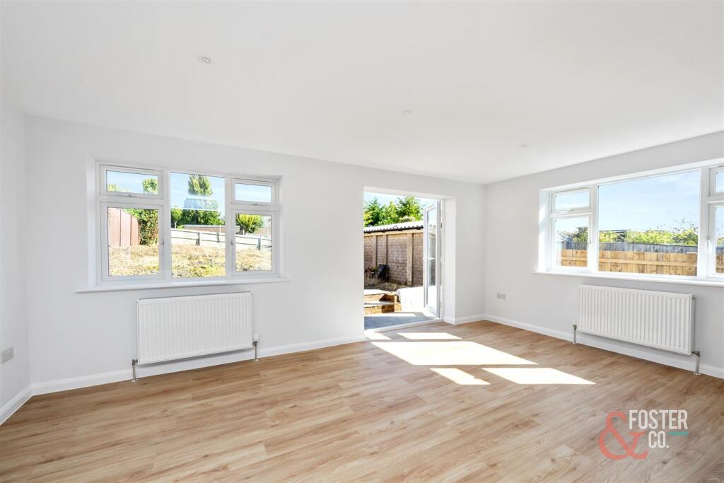 Mill Hill Close, 13-014.jpg