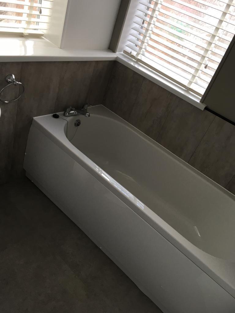 3) 221 Newland Avenue Bathroom 1 30.07.2020.jpg