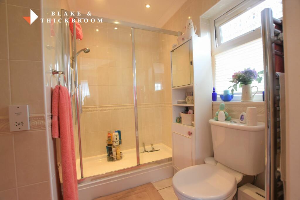 EN SUITE SHOWER ROOM