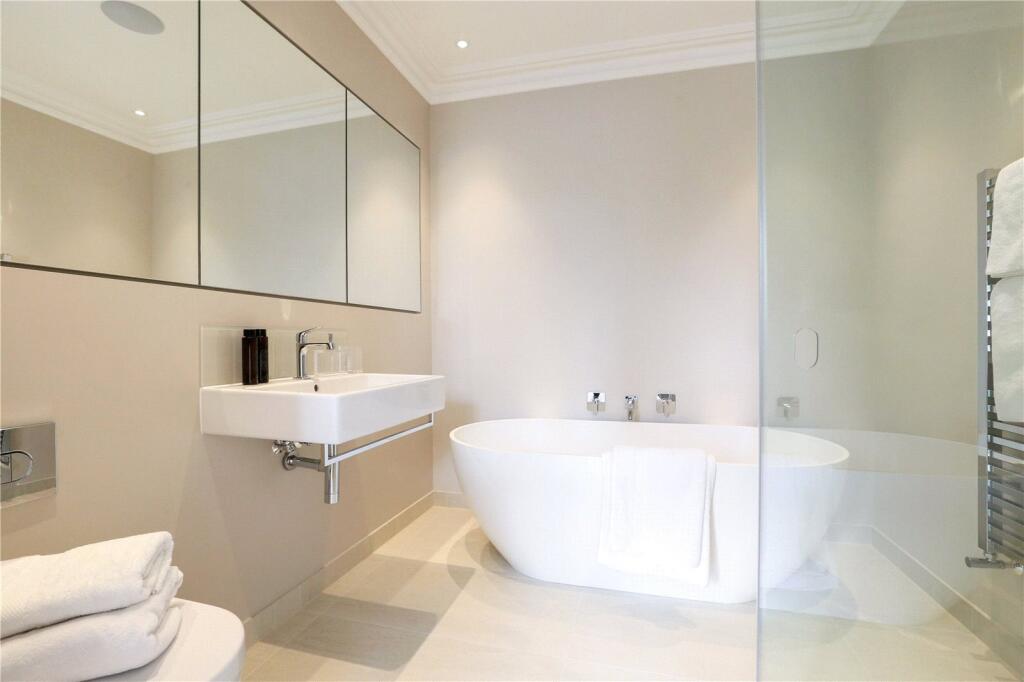 En Suite Bathroom