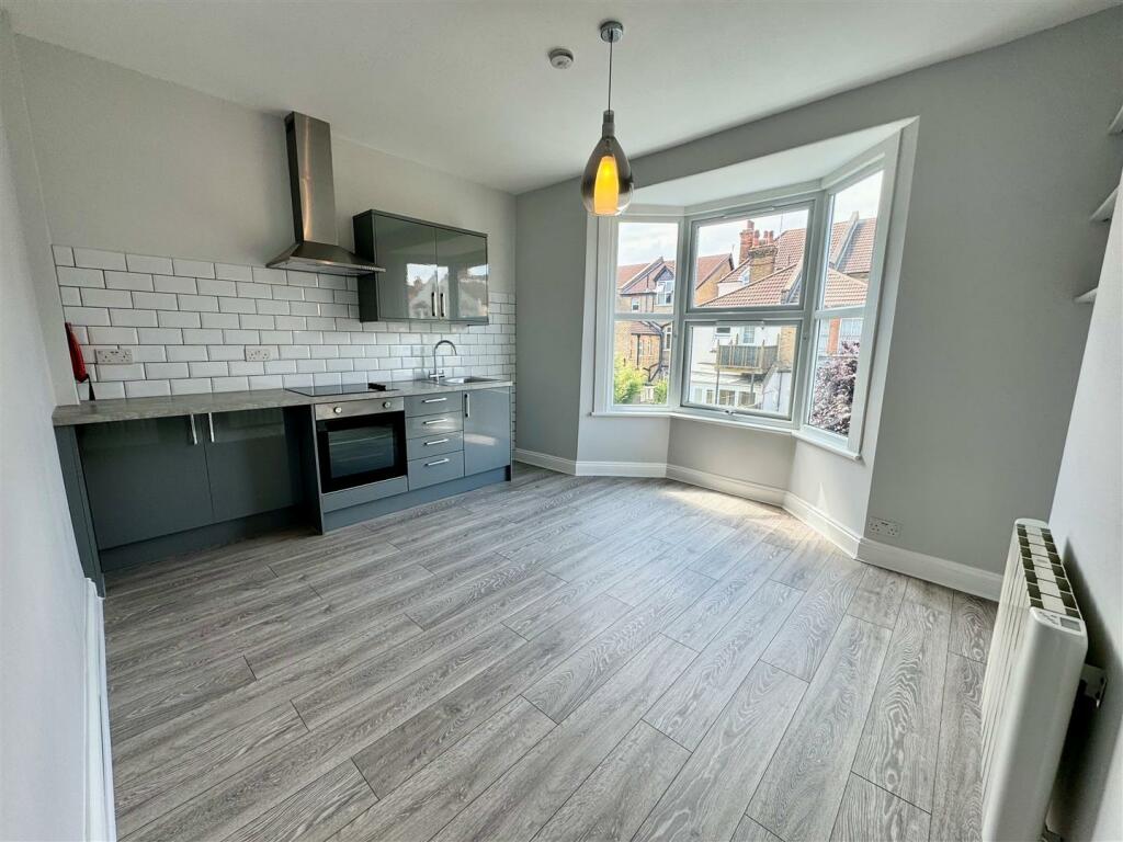 Living Room2.jpg
