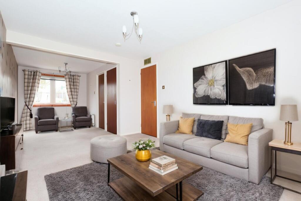 Lounge - STAGED