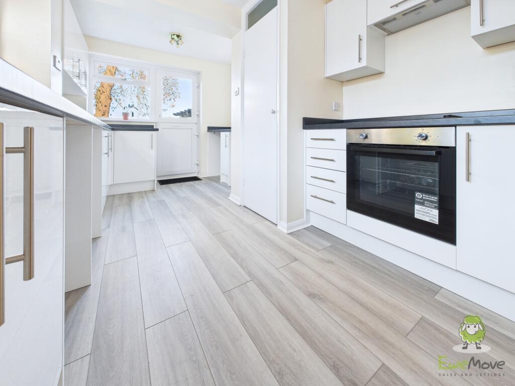 CAM01543G0-PR0168-STILL022