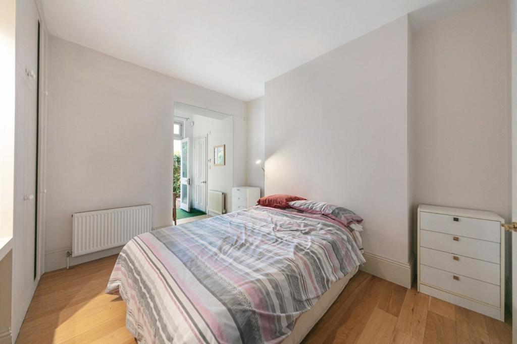 Bedroom.jpg