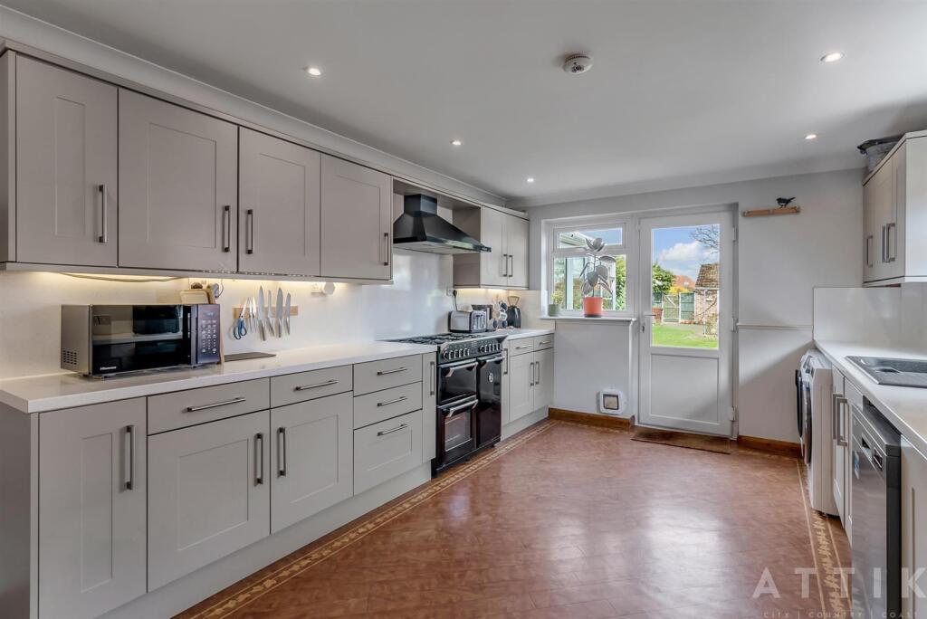 80 Reepham Road, Norwich, NR6 5LT (33).jpg