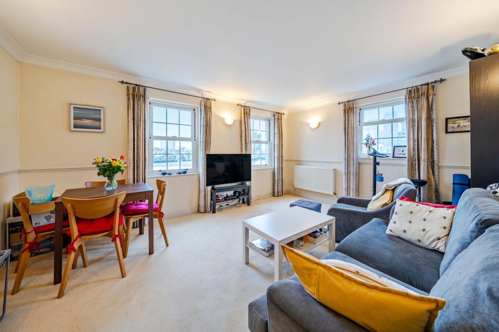 36 Edward Square, London, SE16