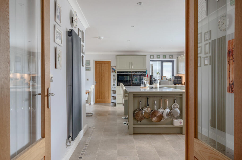 1304671-22-684081...