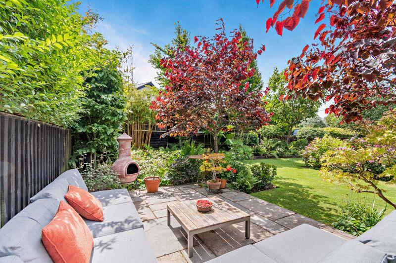 Sitting Area and Garden