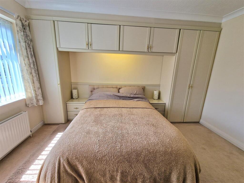 Bedroom: