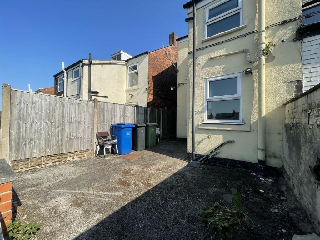 9 Rear Patio.JPEG