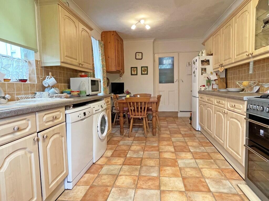 Kit/Breakfast Room