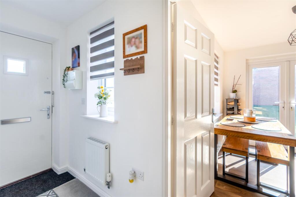8637806-interior07v2.jpg