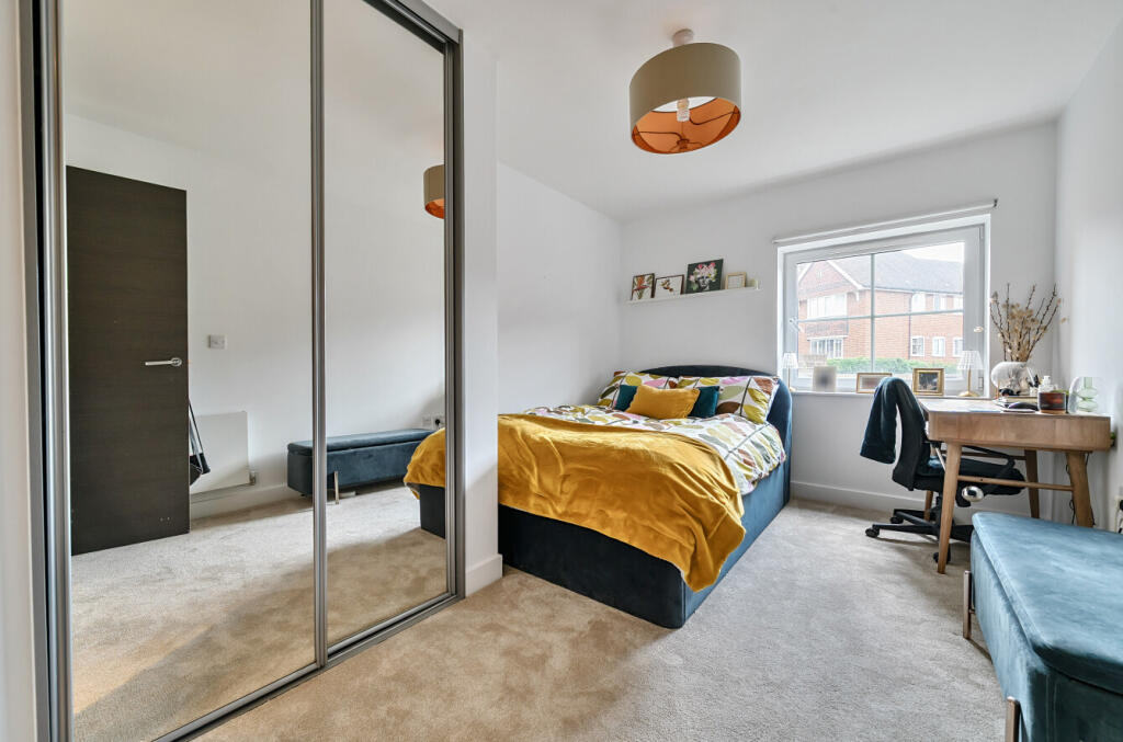 1305532-10-684311...