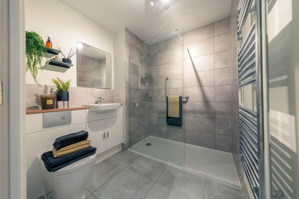 Show Apartment Shower Room  