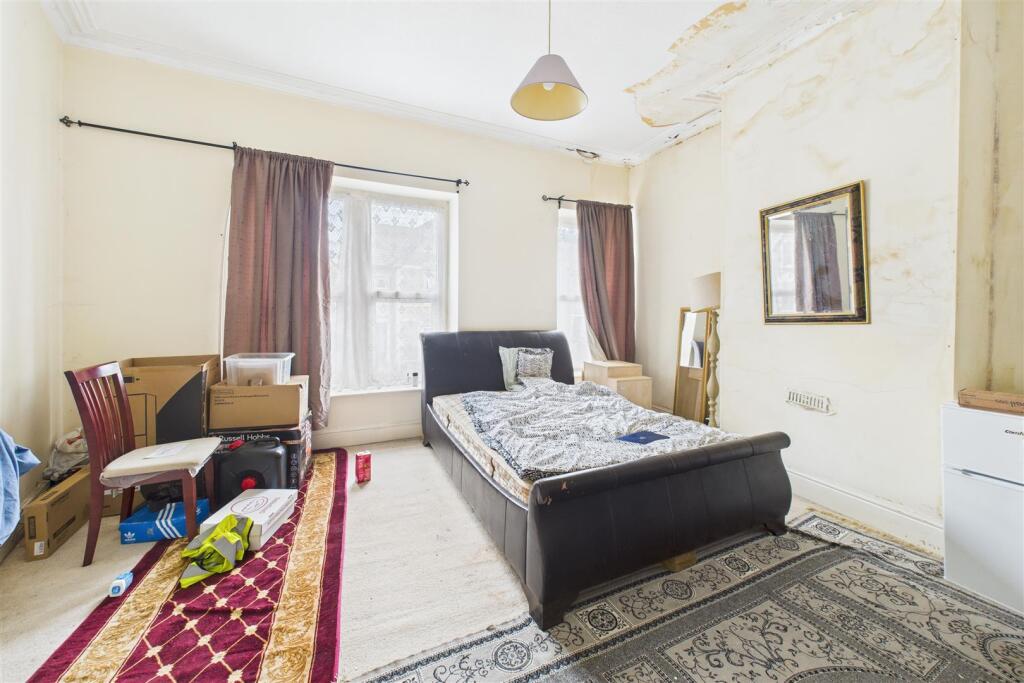 12 Bell Hill Road, St George, Bristol BS5 7LJ | Fr